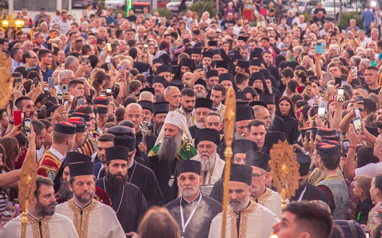 Храм Христовог васкрсења − печат православног јединства (бесједе Патријарха Порфирија и Митрополита Јоаникија)